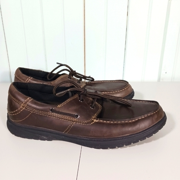 𝅺crocs Shaw Leather Lace-Up Boat Shoe - Picture 1 of 5